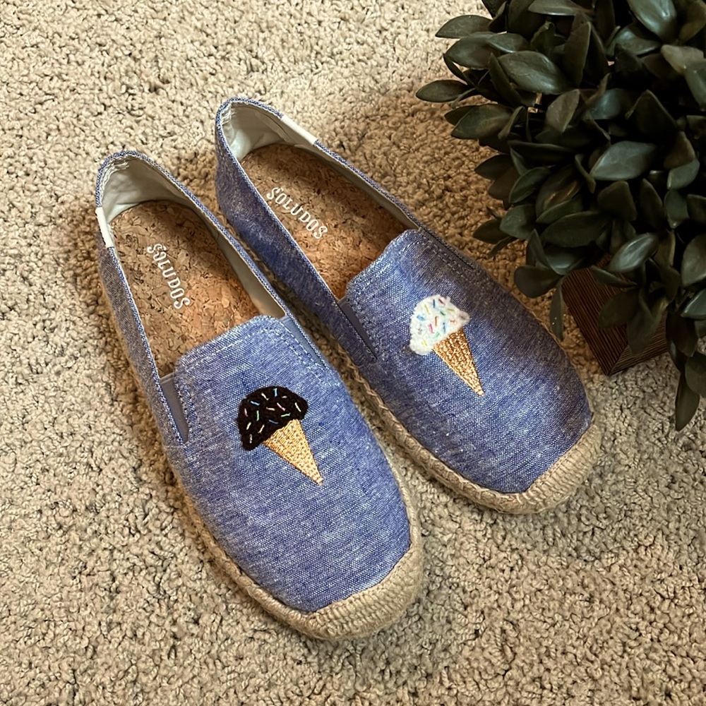 NWOT Super Cute Soludos! SIZE 5
